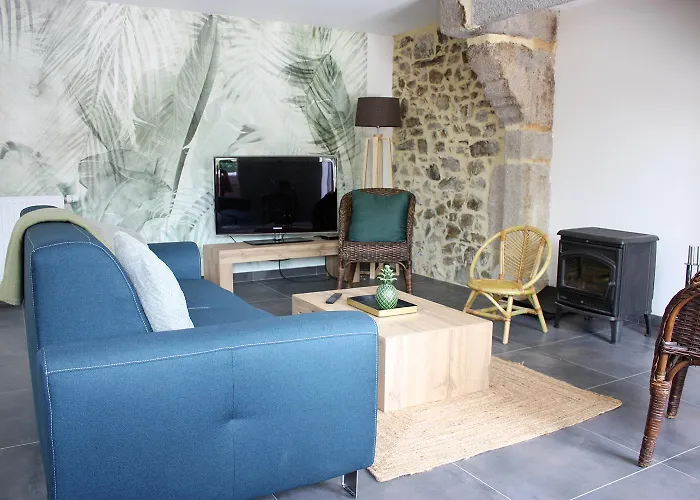 Aux Portes De La Hougue *