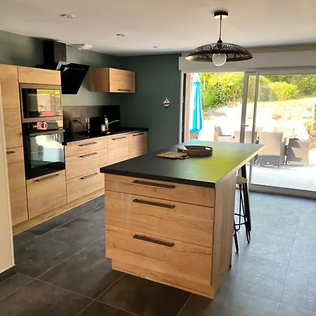 Aux Portes De La Hougue بيت للعطل