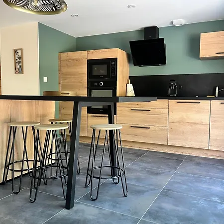 Aux Portes De La Hougue *