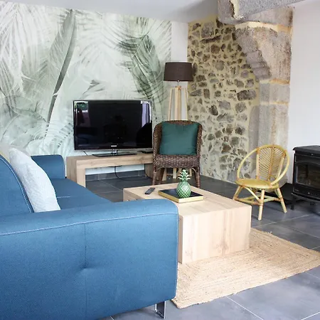 Aux Portes De La Hougue *